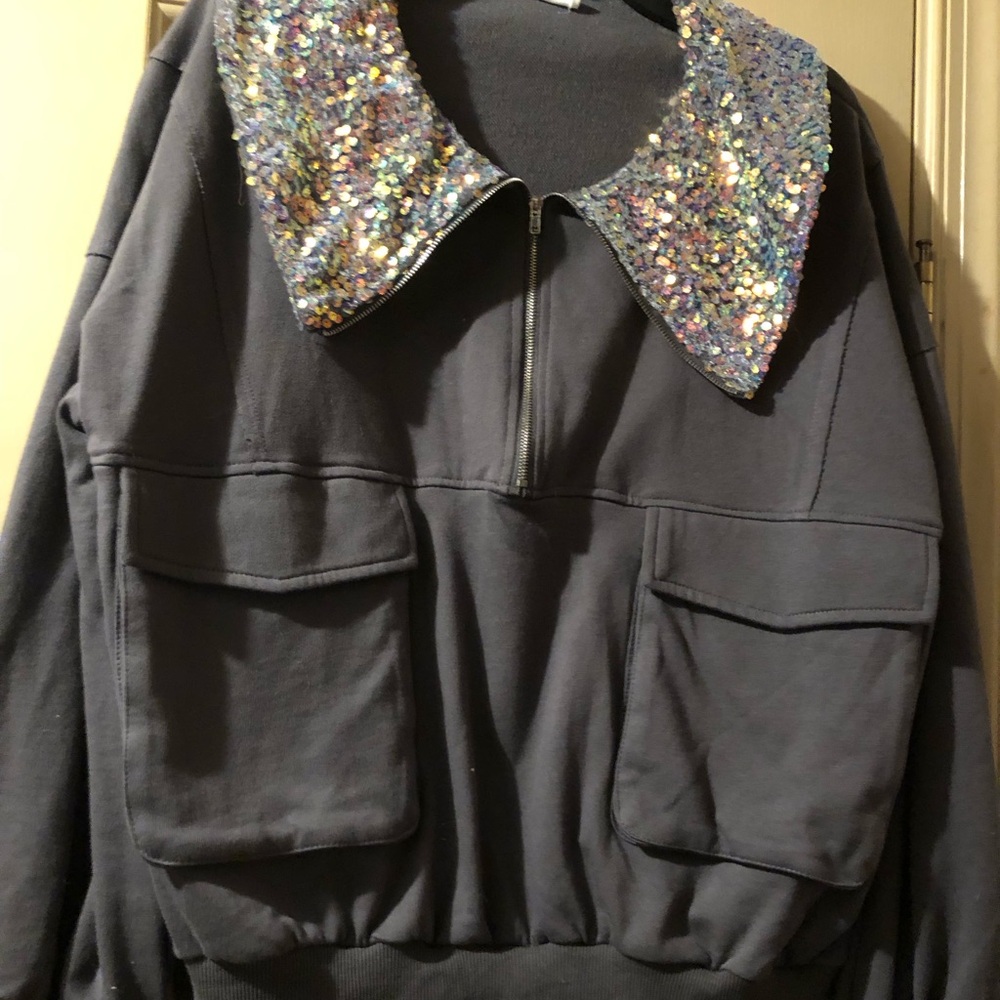 Fantastic Fawn Grey Sequined Sweater Size Small